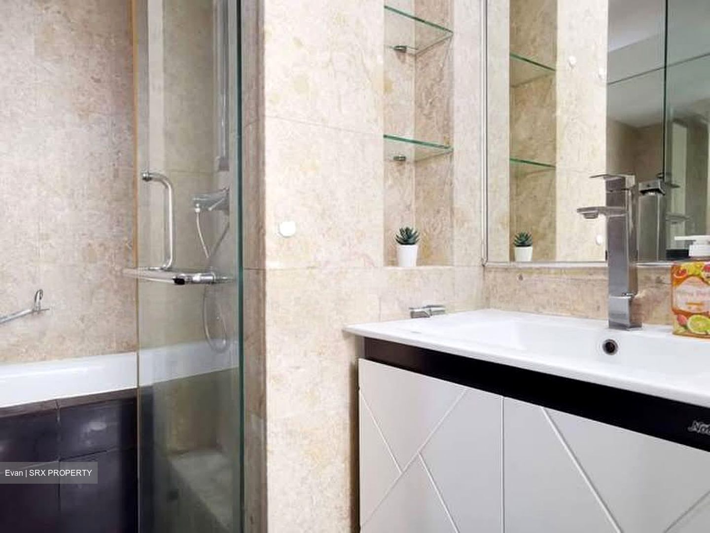 Grandeur 8 (D20), Condominium #587671271
